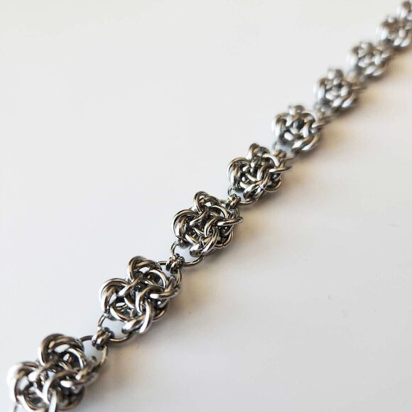 Vintage medieval elf style silver orc weave chainmail bracelet - Picture 9 of 11